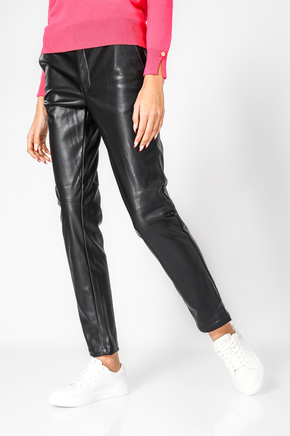 מכנסיים דמויי עור שחור לנשים | קנת קול