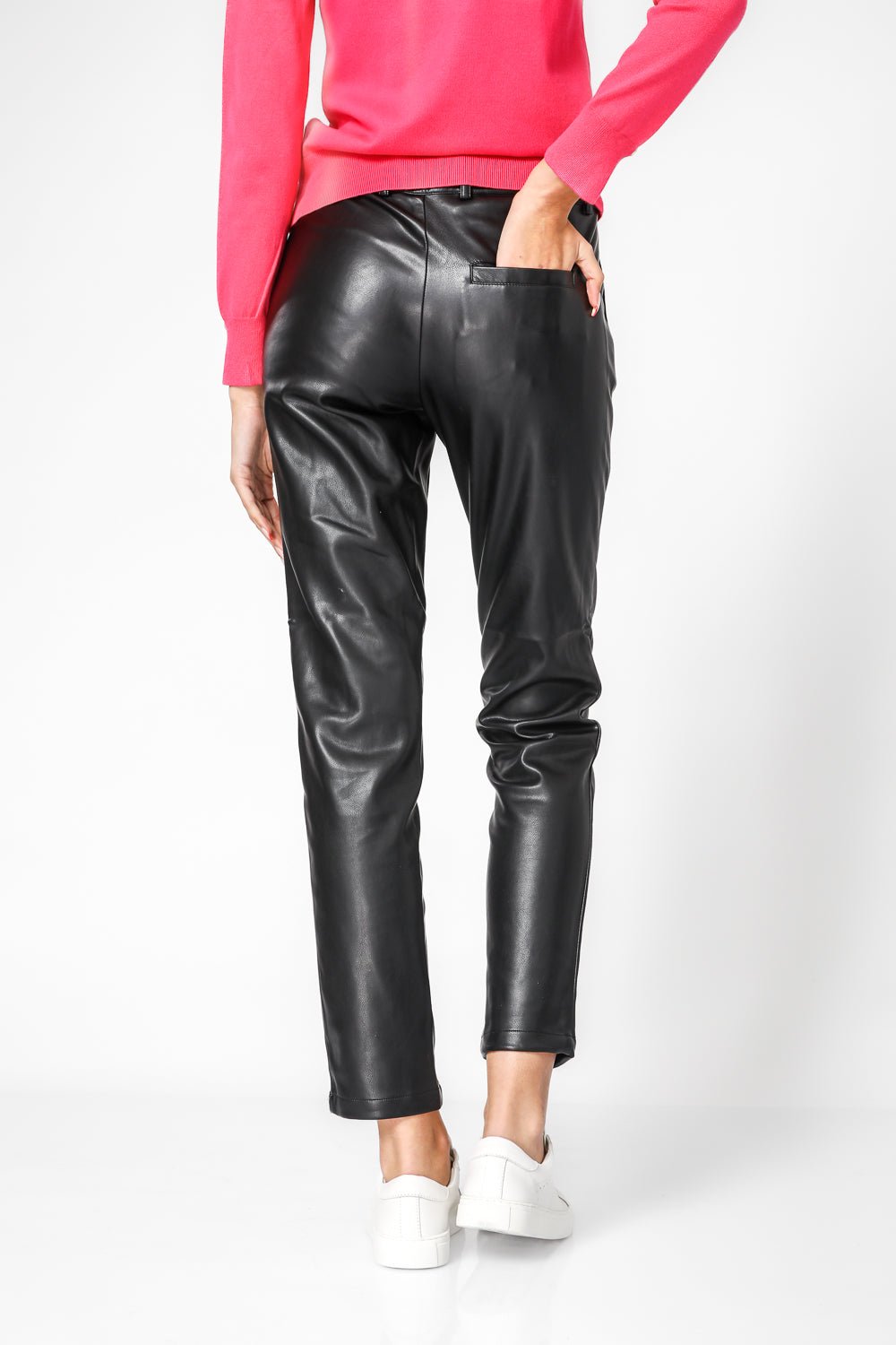 מכנסיים דמויי עור שחור לנשים | קנת קול