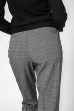 מכנס סיגר משובץ בצבע אפור | קנת קול