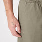 WRANGLER - מכנסי ברמודה בצבע ירוק זית - MASHBIR//365 - 5