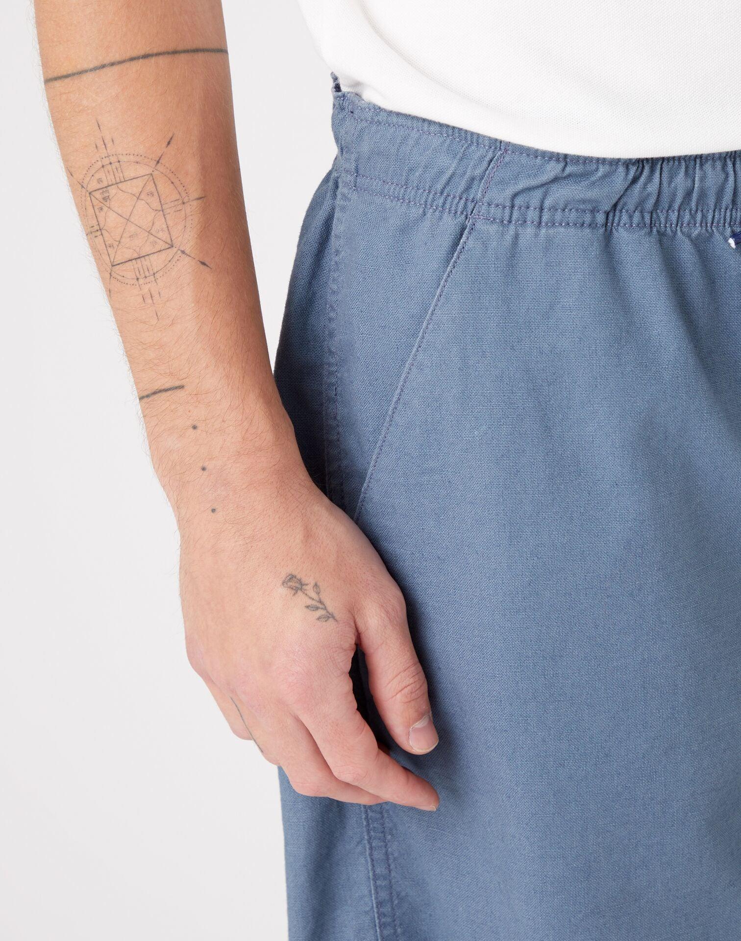 WRANGLER - מכנסי ברמודה בצבע כחול - MASHBIR//365