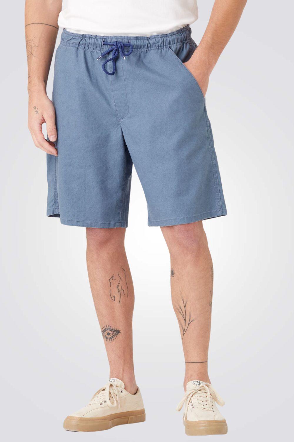 WRANGLER - מכנסי ברמודה בצבע כחול - MASHBIR//365