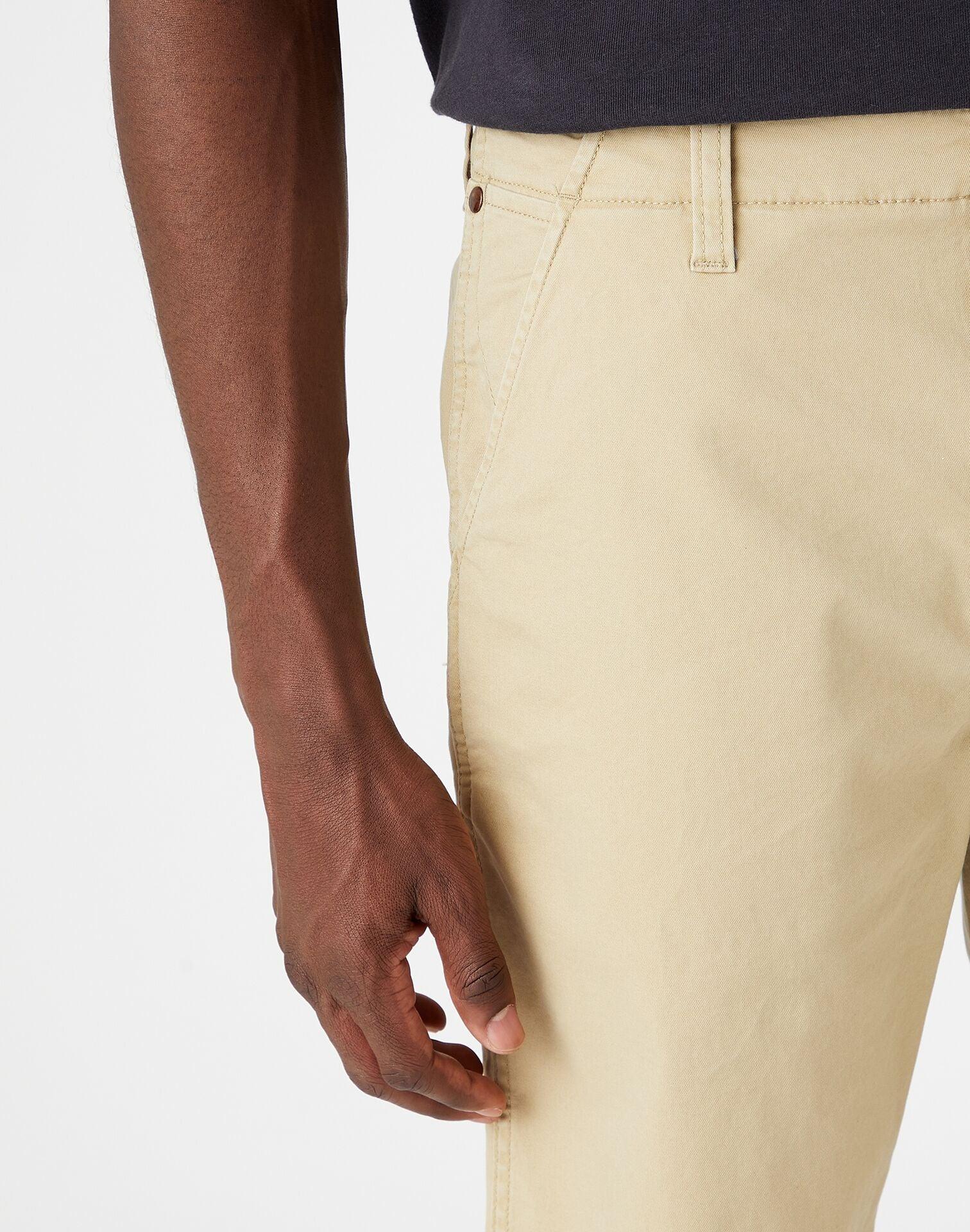 WRANGLER - מכנסי ברמודה CHINO חאקי - MASHBIR//365