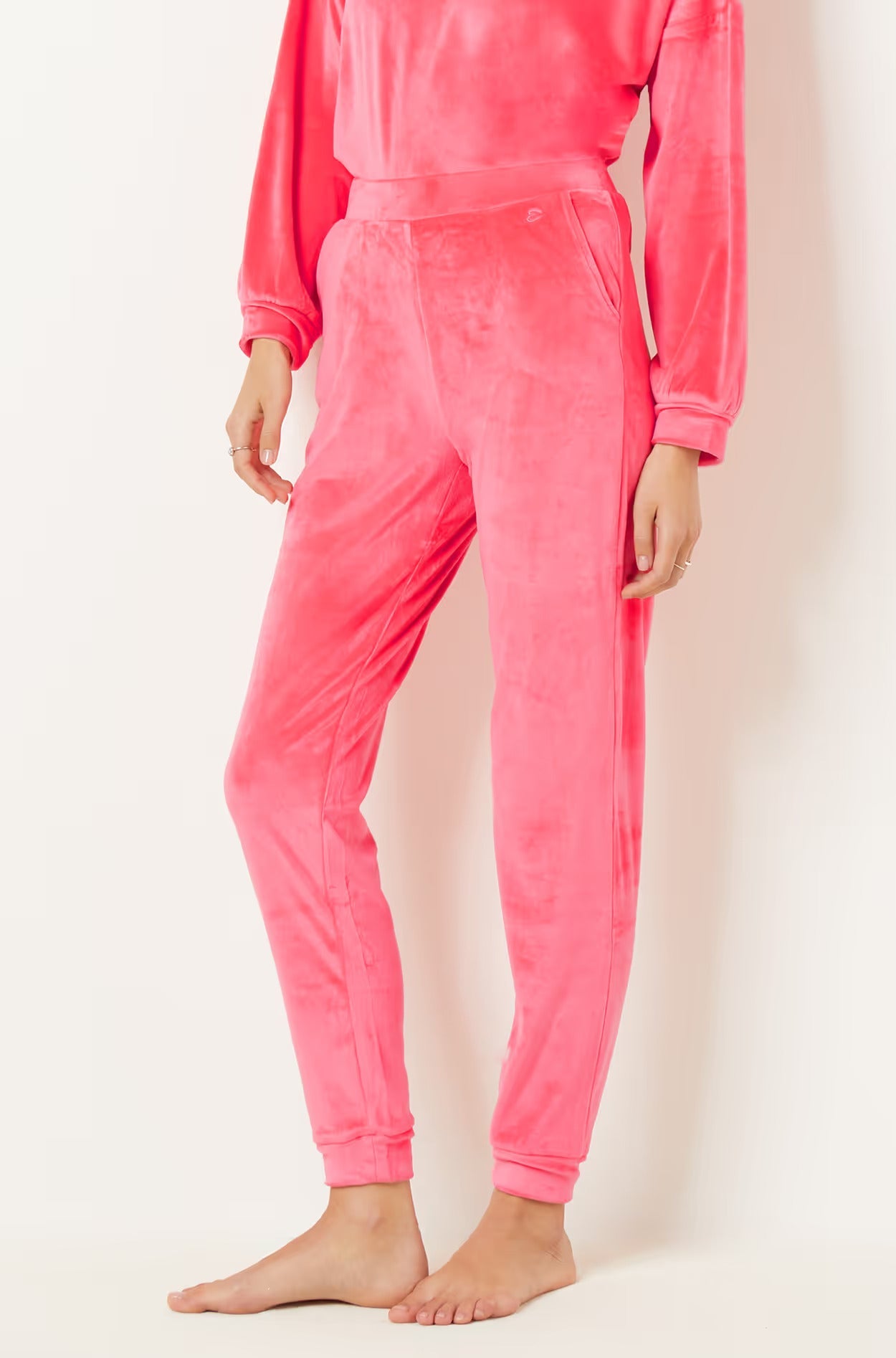 ETAM - מכנסי פיג'מה קטיפתיים DUNKAN בצבע פוקסיה - MASHBIR//365