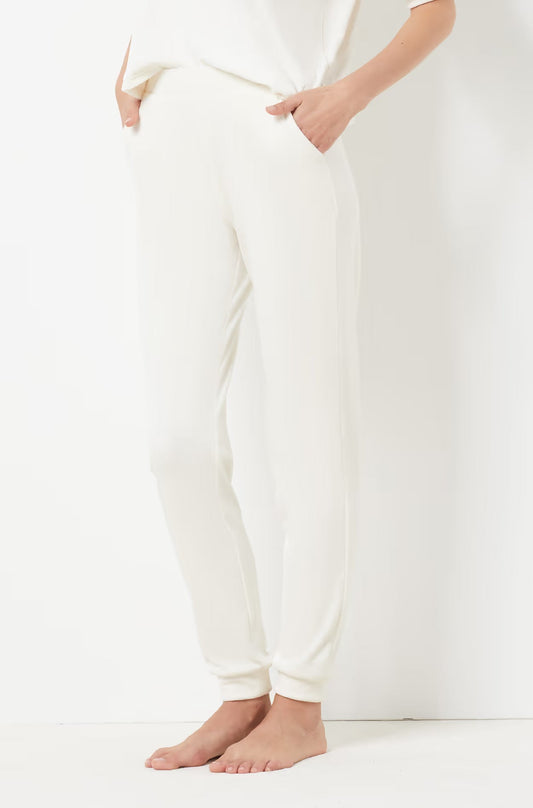 ETAM - מכנסי פיג'מה קטיפתיים DUNKAN בצבע קרם - MASHBIR//365