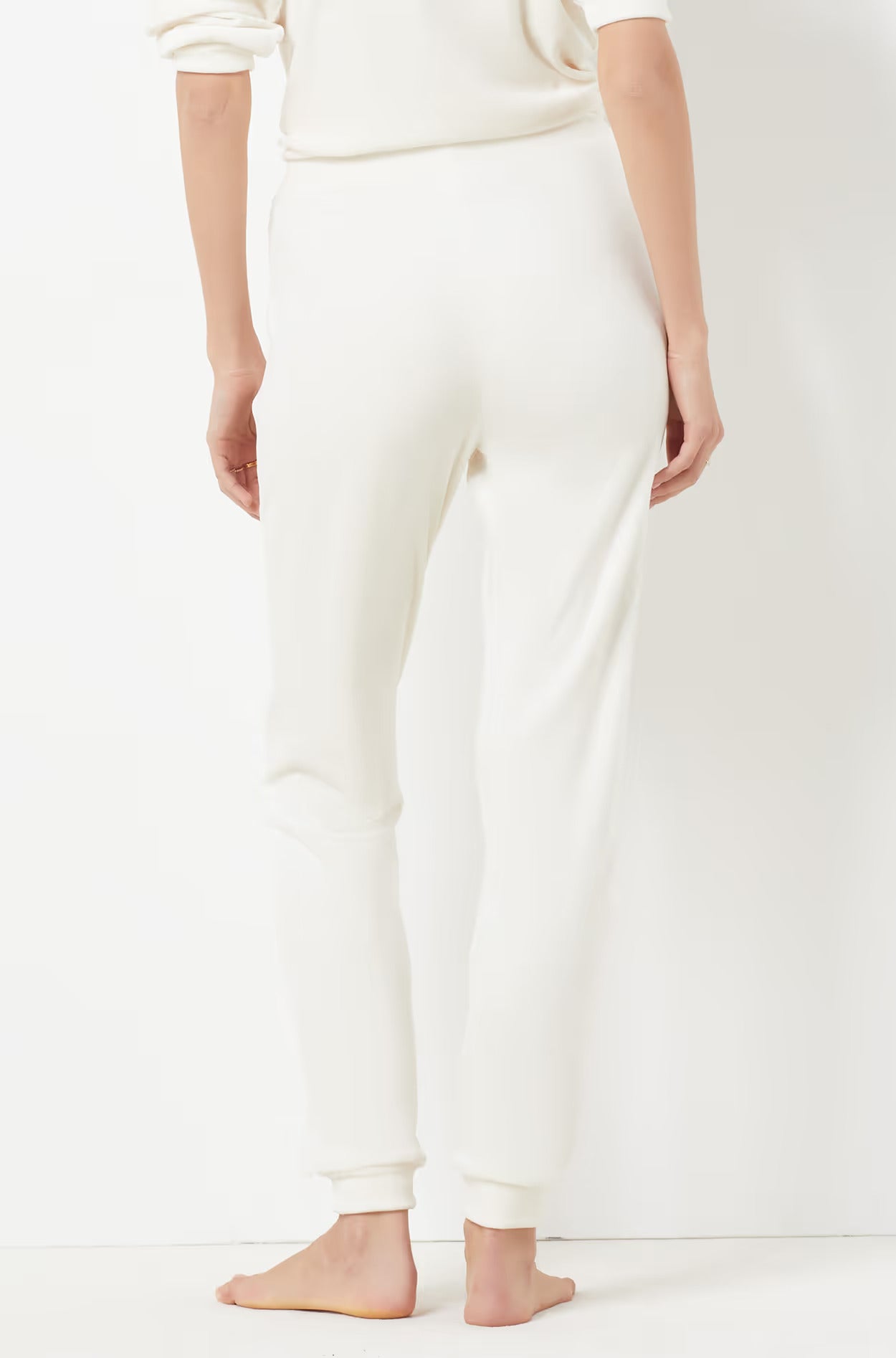 ETAM - מכנסי פיג'מה קטיפתיים DUNKAN בצבע קרם - MASHBIR//365