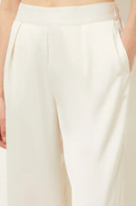 ETAM - מכנסי פיג'מה סאטן ארוכים ERINA בצבע קרם - MASHBIR//365