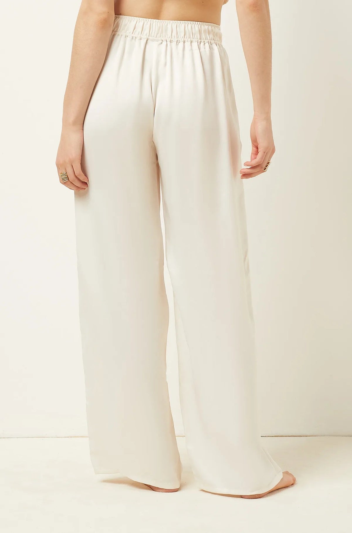 ETAM - מכנסי פיג'מה סאטן ארוכים ERINA בצבע קרם - MASHBIR//365