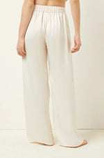 ETAM - מכנסי פיג'מה סאטן ארוכים ERINA בצבע קרם - MASHBIR//365