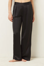 ETAM - מכנסי פיג'מה סאטן ארוכים ERINA בצבע שחור - MASHBIR//365