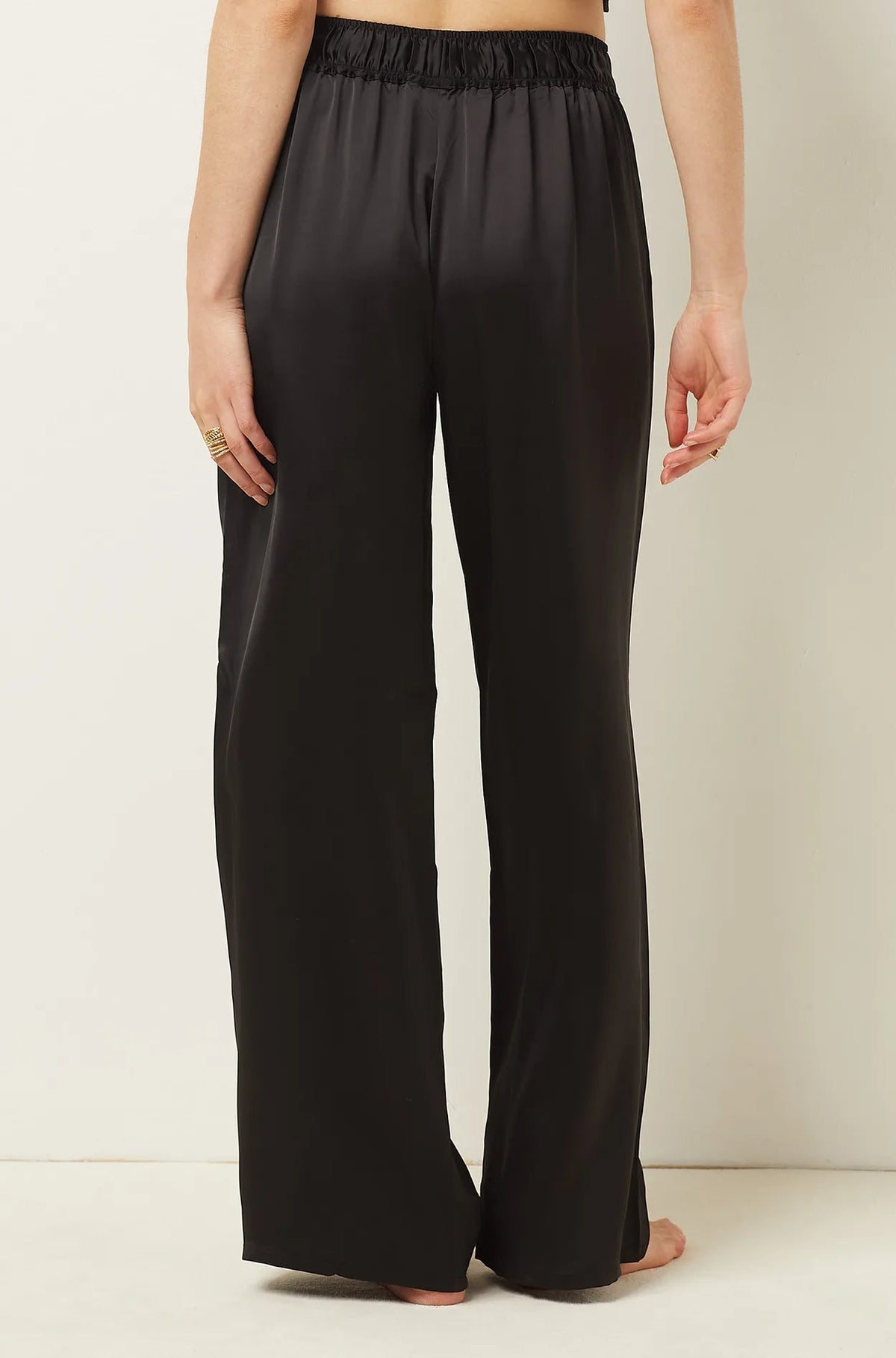 ETAM - מכנסי פיג'מה סאטן ארוכים ERINA בצבע שחור - MASHBIR//365