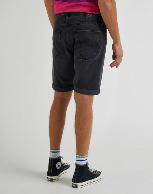 LEE - מכנסי ג'ינס קצרים בצבע שחור - MASHBIR//365