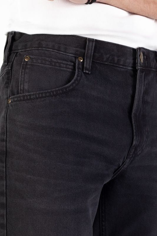 LEE - מכנסי ג’ינס קצרים בצבע שחור - MASHBIR//365