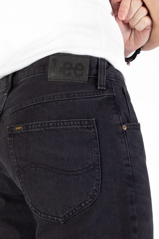 LEE - מכנסי ג’ינס קצרים בצבע שחור - MASHBIR//365
