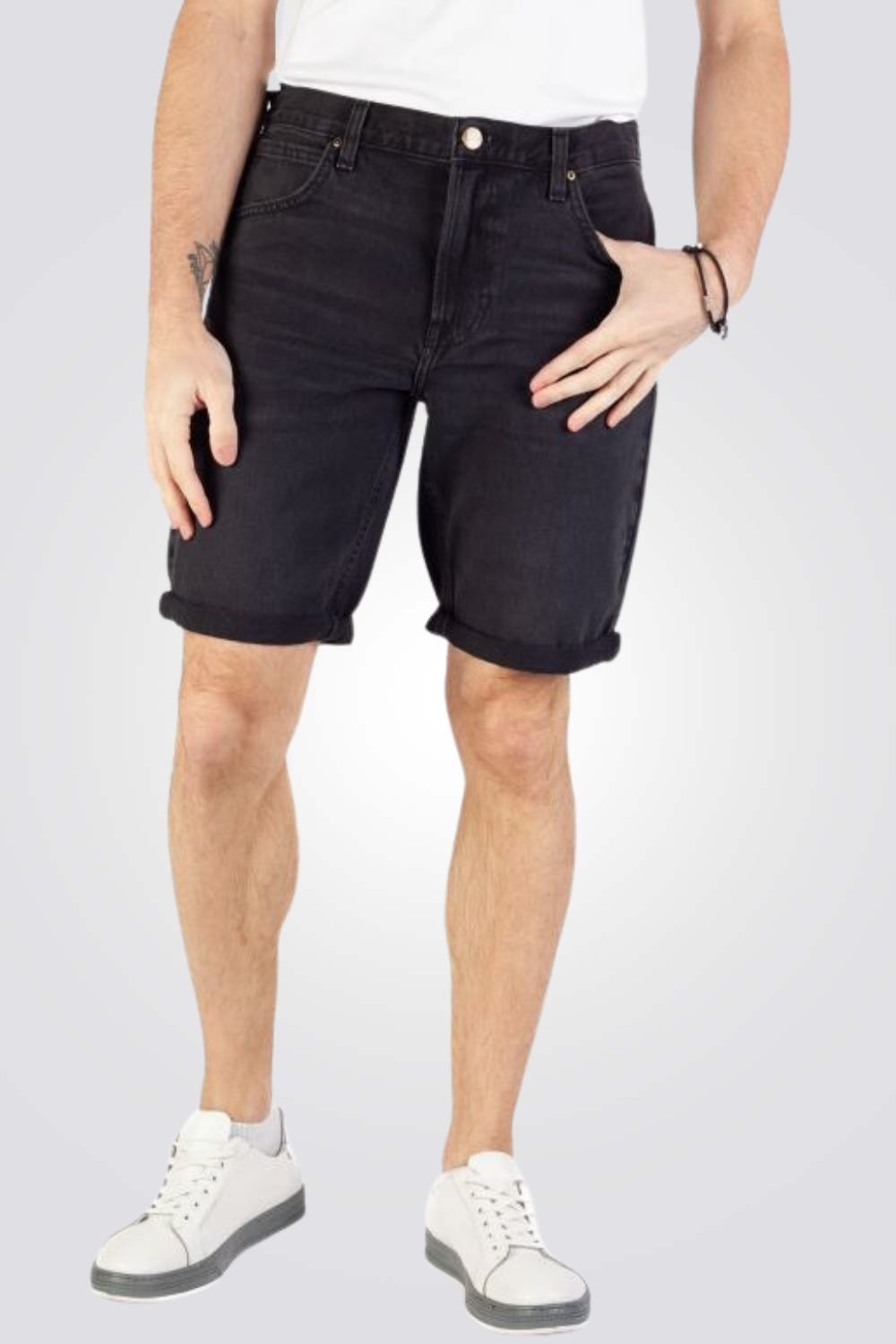 LEE - מכנסי ג’ינס קצרים בצבע שחור - MASHBIR//365