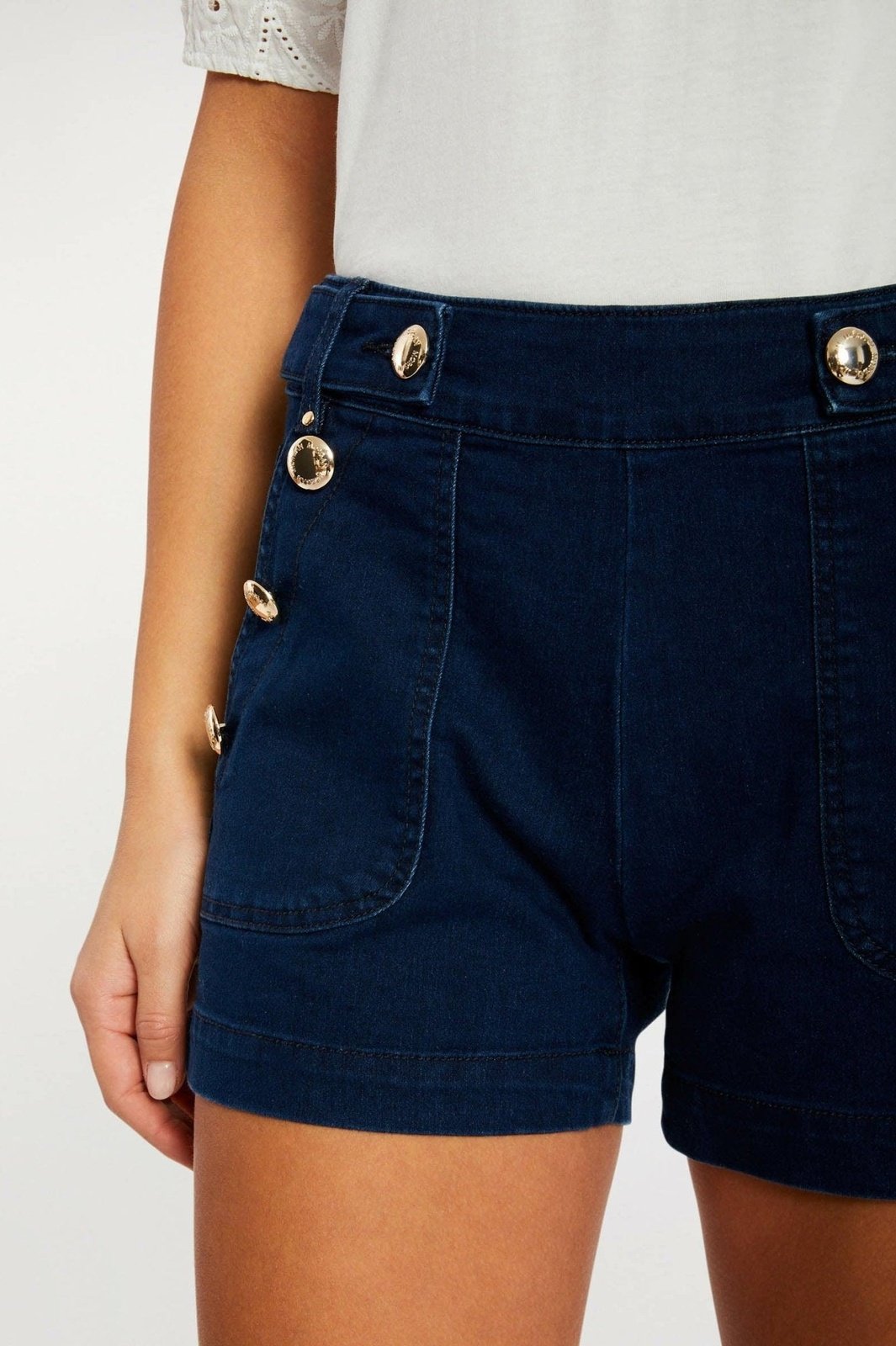 MORGAN - מכנסי ג'ינס קצרים עם כפתורים - MASHBIR//365