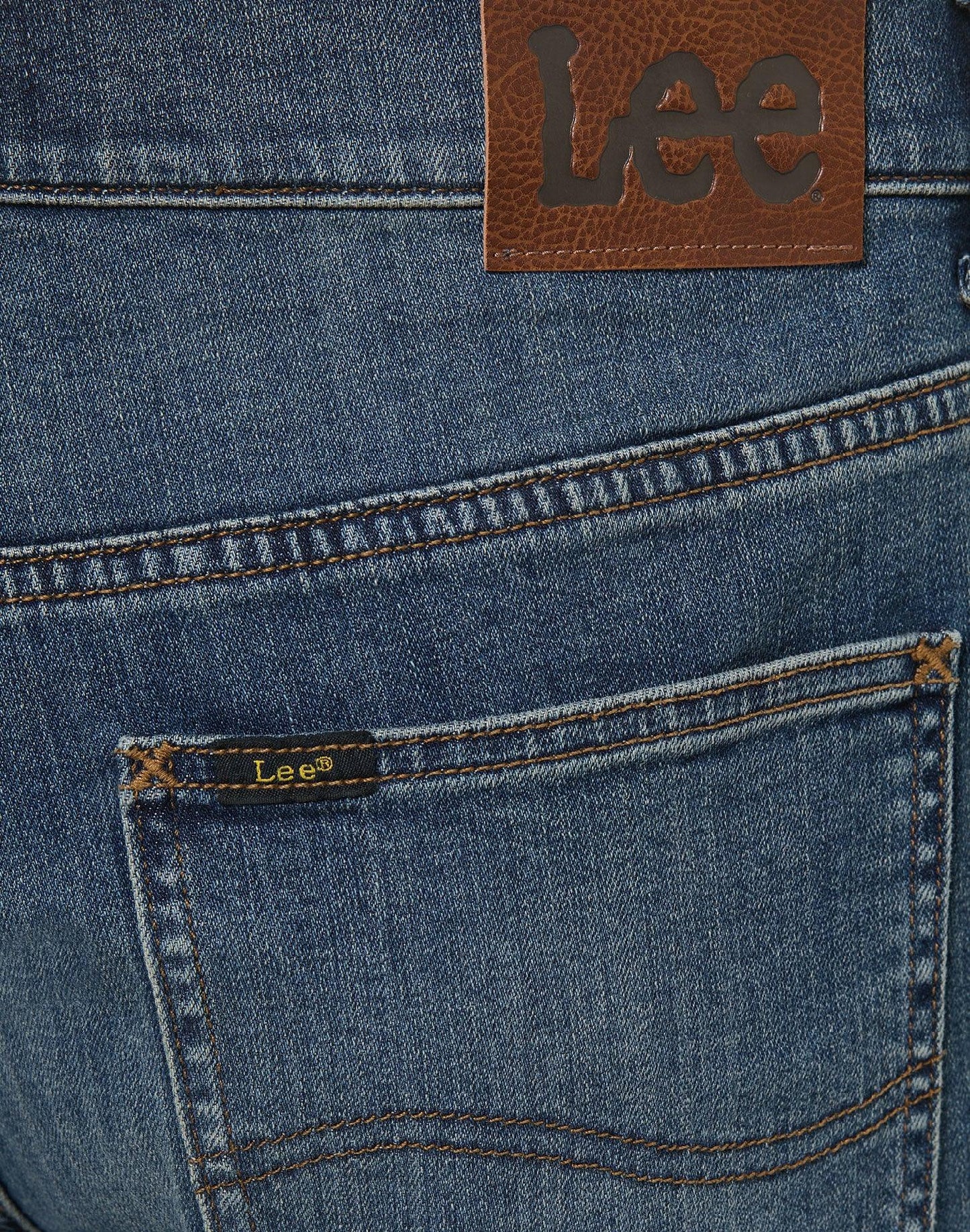 LEE - מכנסי ג'ינס REGULAR SHORT בצבע כחול - MASHBIR//365