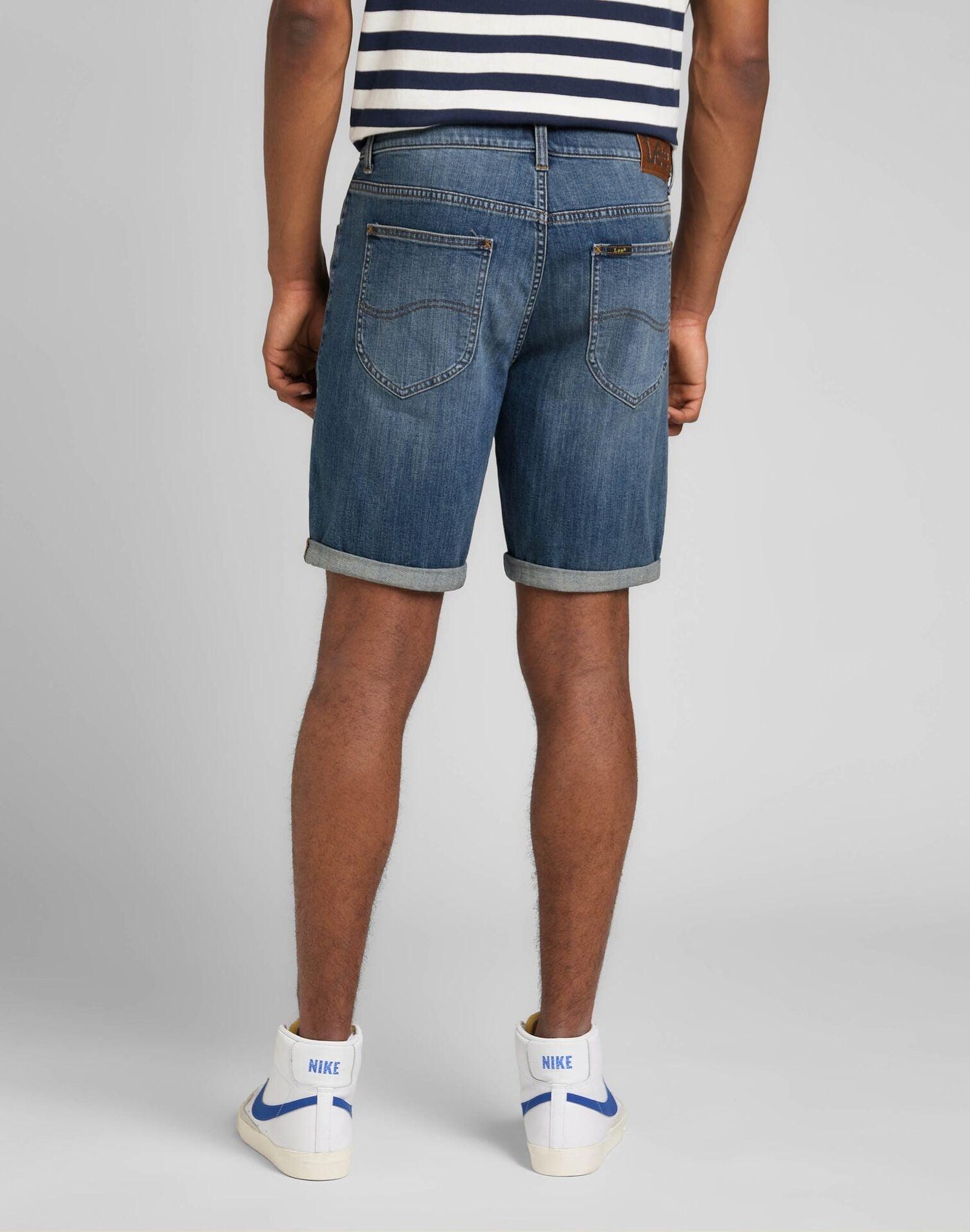 LEE - מכנסי ג'ינס REGULAR SHORT בצבע כחול - MASHBIR//365