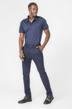 KENNETH COLE - מכנסי צ'ינו קלאסי בצבע נייבי - MASHBIR//365