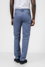 KENNETH COLE - מכנסי צ'ינו קלאסי בצבע כחול - MASHBIR//365