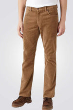 WRANGLER - מכנסי קורדרוי בצבע חום - MASHBIR//365