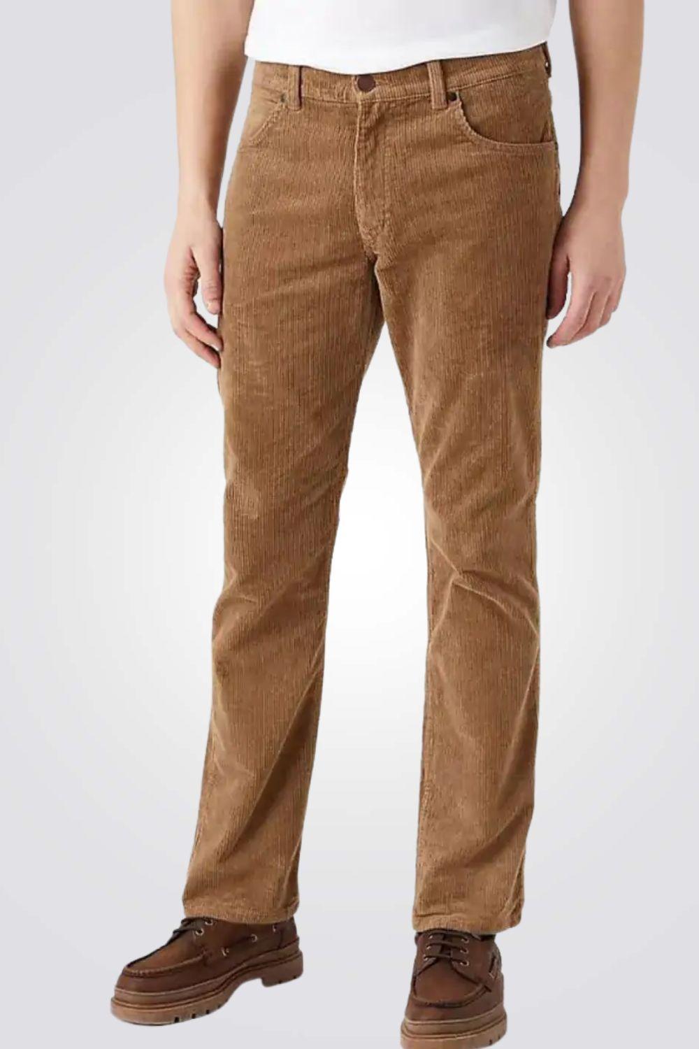 WRANGLER - מכנסי קורדרוי בצבע חום - MASHBIR//365
