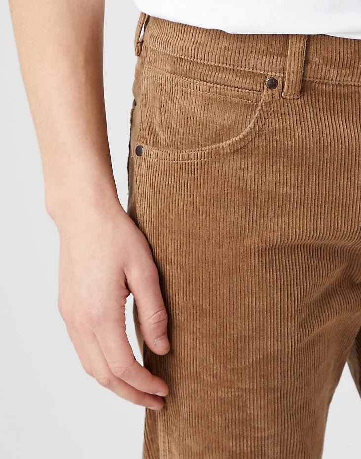 WRANGLER - מכנסי קורדרוי בצבע חום - MASHBIR//365