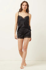 ETAM - מכנסי סאטן קצרים בעיטור תחרה SENTIMENT קרם - MASHBIR//365