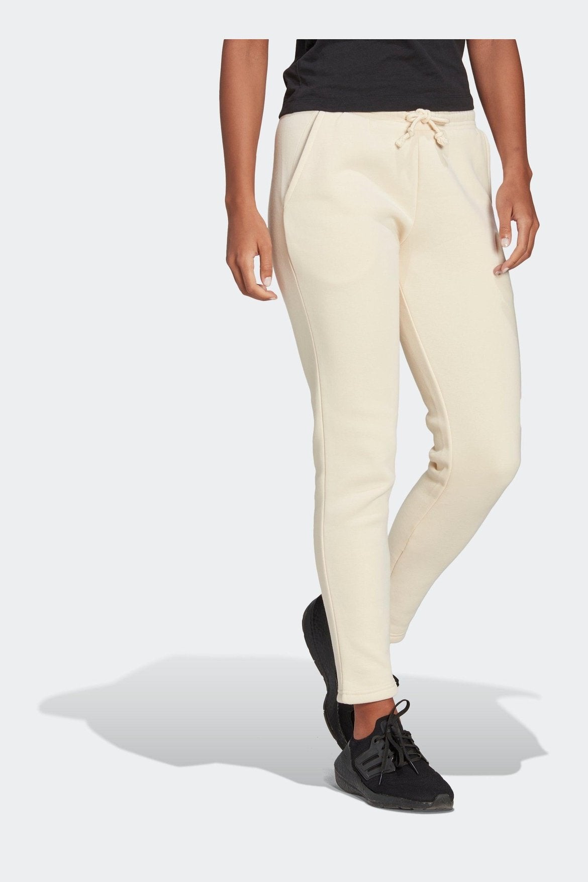 ADIDAS - מכנסיים ארוכים ALL SZN לנשים בצבע שמנת - MASHBIR//365