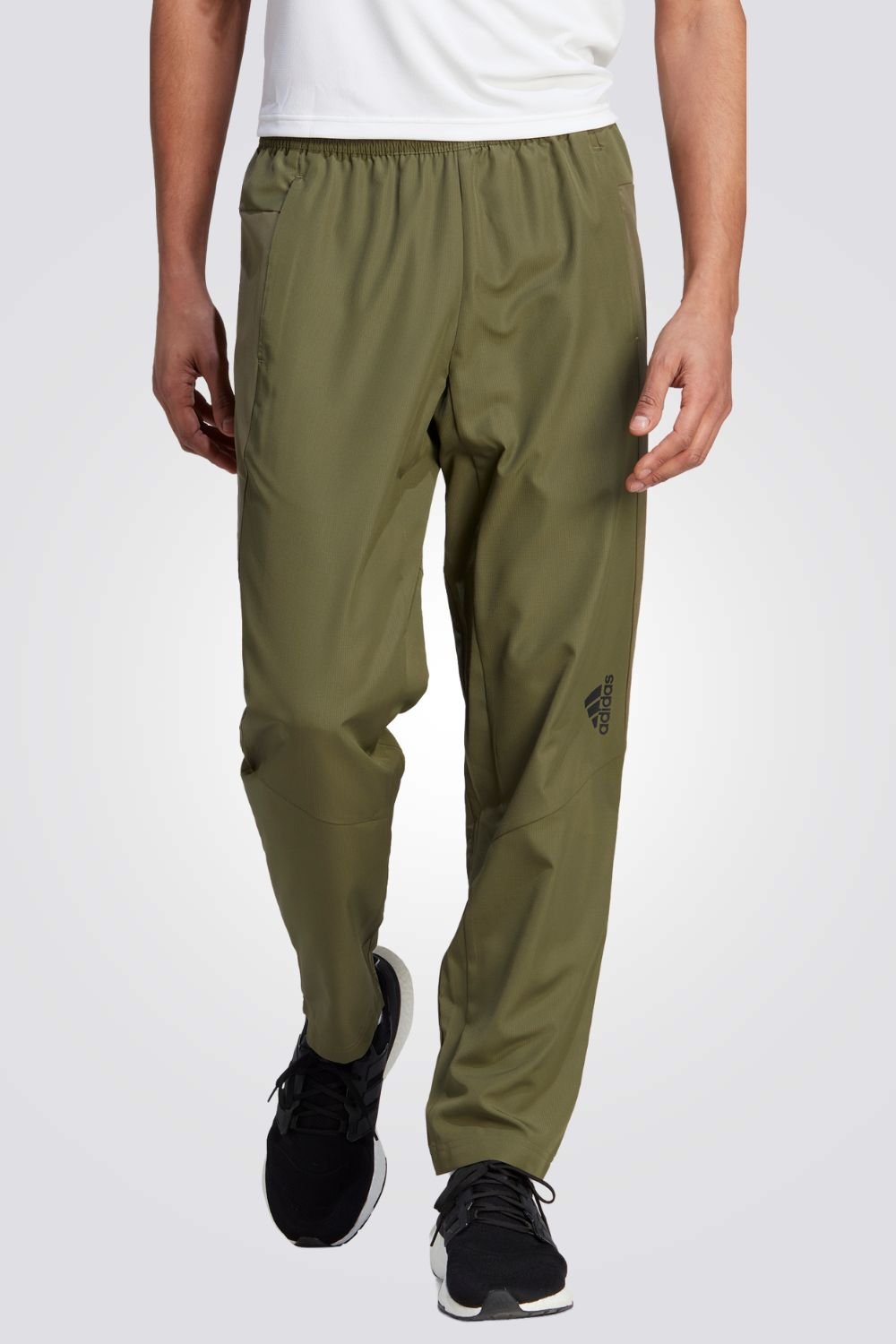 ADIDAS - מכנסיים ארוכים לגברים AEROREADY DESIGNED FOR MOVEMENT בצבע ירוק זית - MASHBIR//365