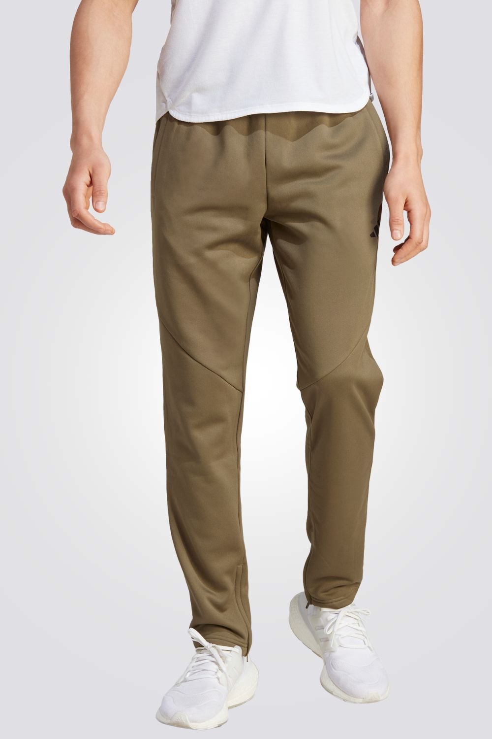 ADIDAS - מכנסיים ארוכים לגברים GAME AND GO SMALL LOGO בצבע ירוק זית - MASHBIR//365