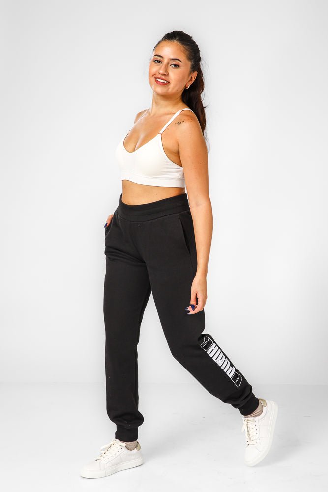 PUMA - מכנסיים ארוכים לנשים ESS בצבע שחור - MASHBIR//365