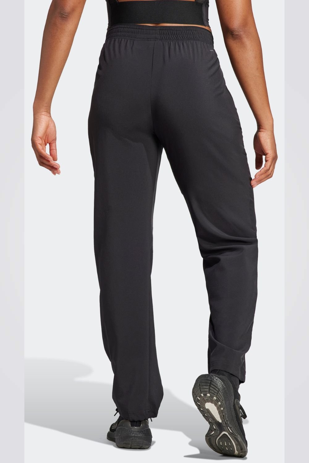 ADIDAS - מכנסיים ארוכים לנשים TRN בצבע שחור - MASHBIR//365