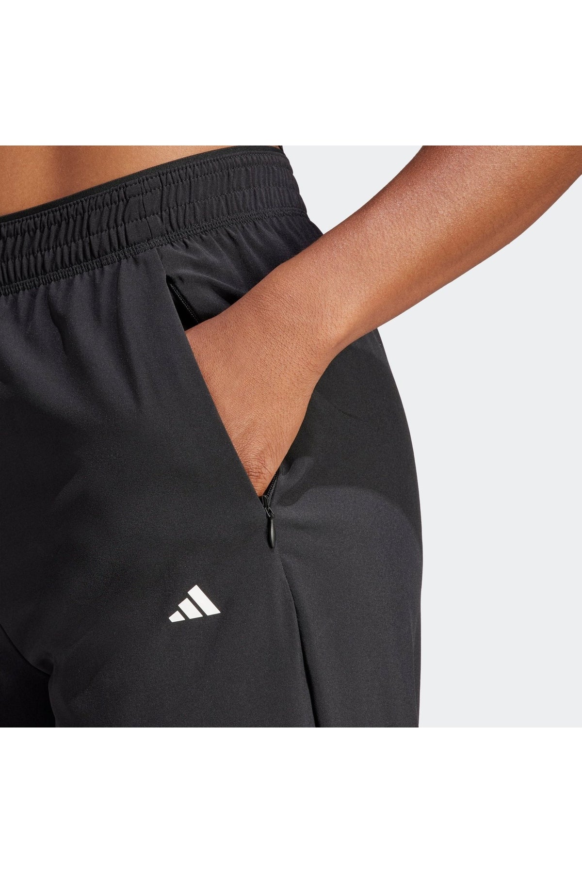 ADIDAS - מכנסיים ארוכים לנשים TRN בצבע שחור - MASHBIR//365