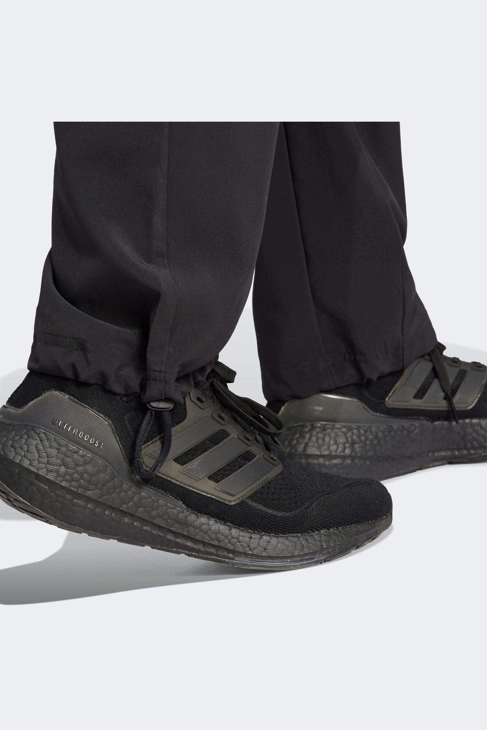 ADIDAS - מכנסיים ארוכים לנשים TRN בצבע שחור - MASHBIR//365