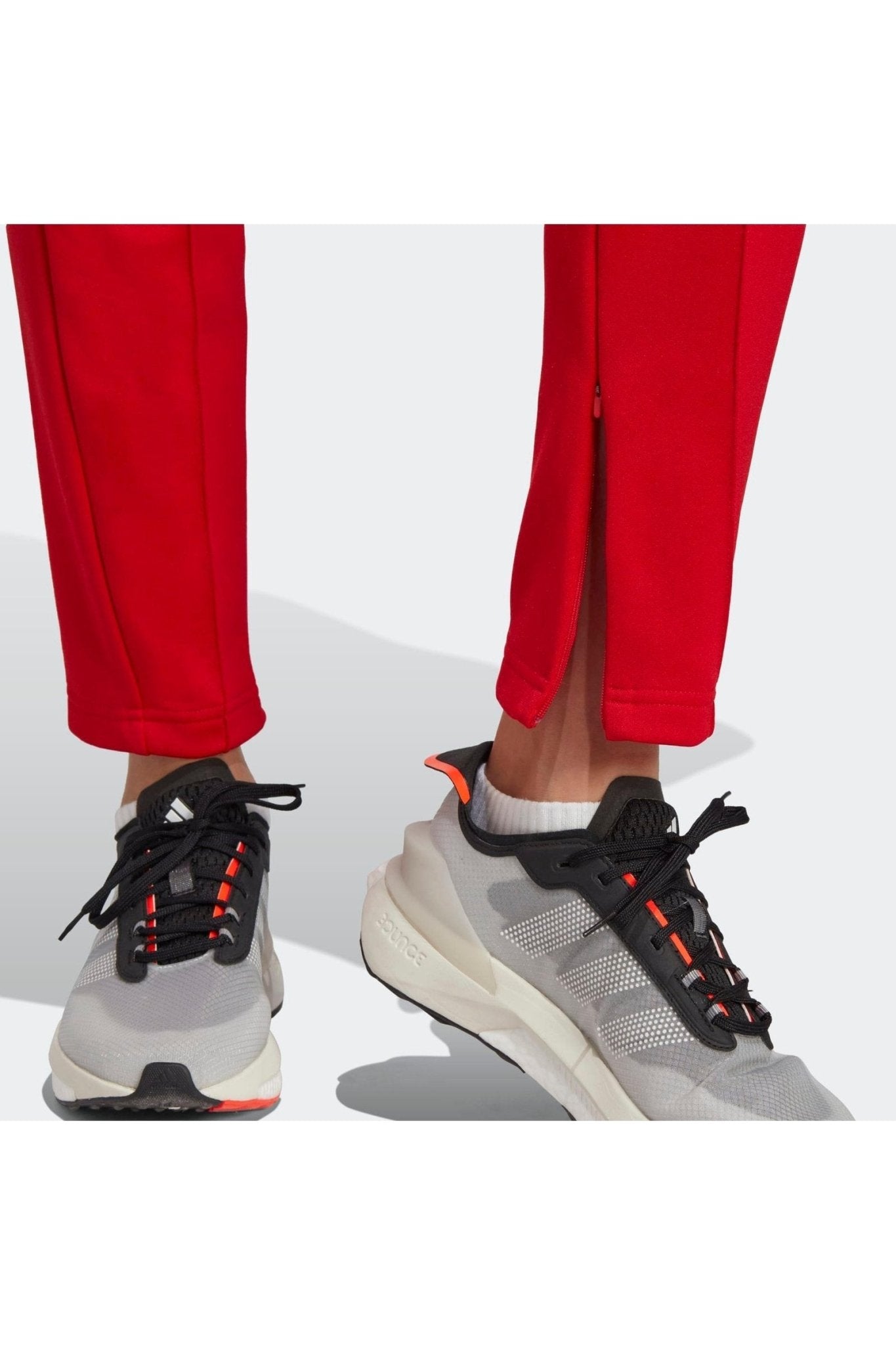 ADIDAS - מכנסיים ארוכים TIRO לנשים בצבע אדום - MASHBIR//365