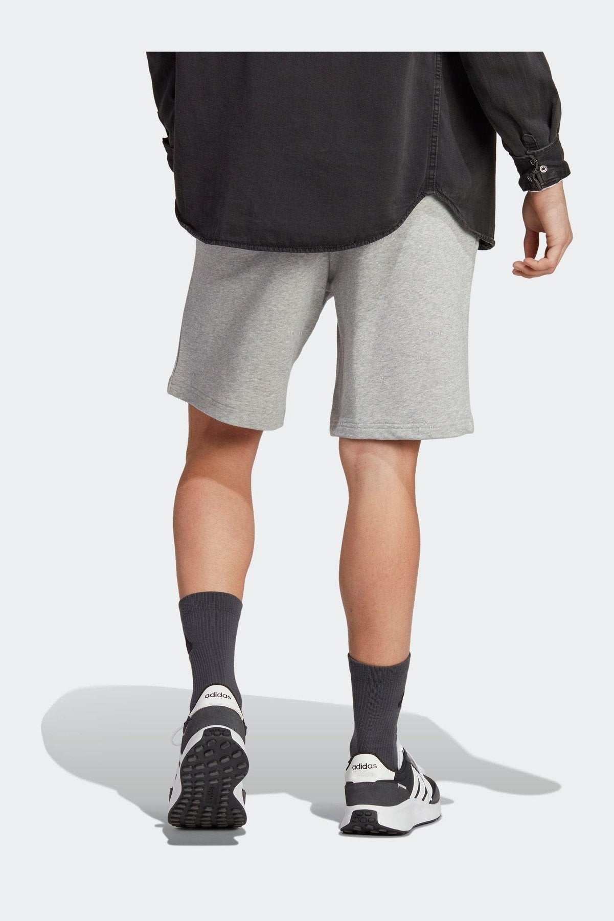 ADIDAS - מכנסיים קצרים ALL SZN בצבע אפור - MASHBIR//365