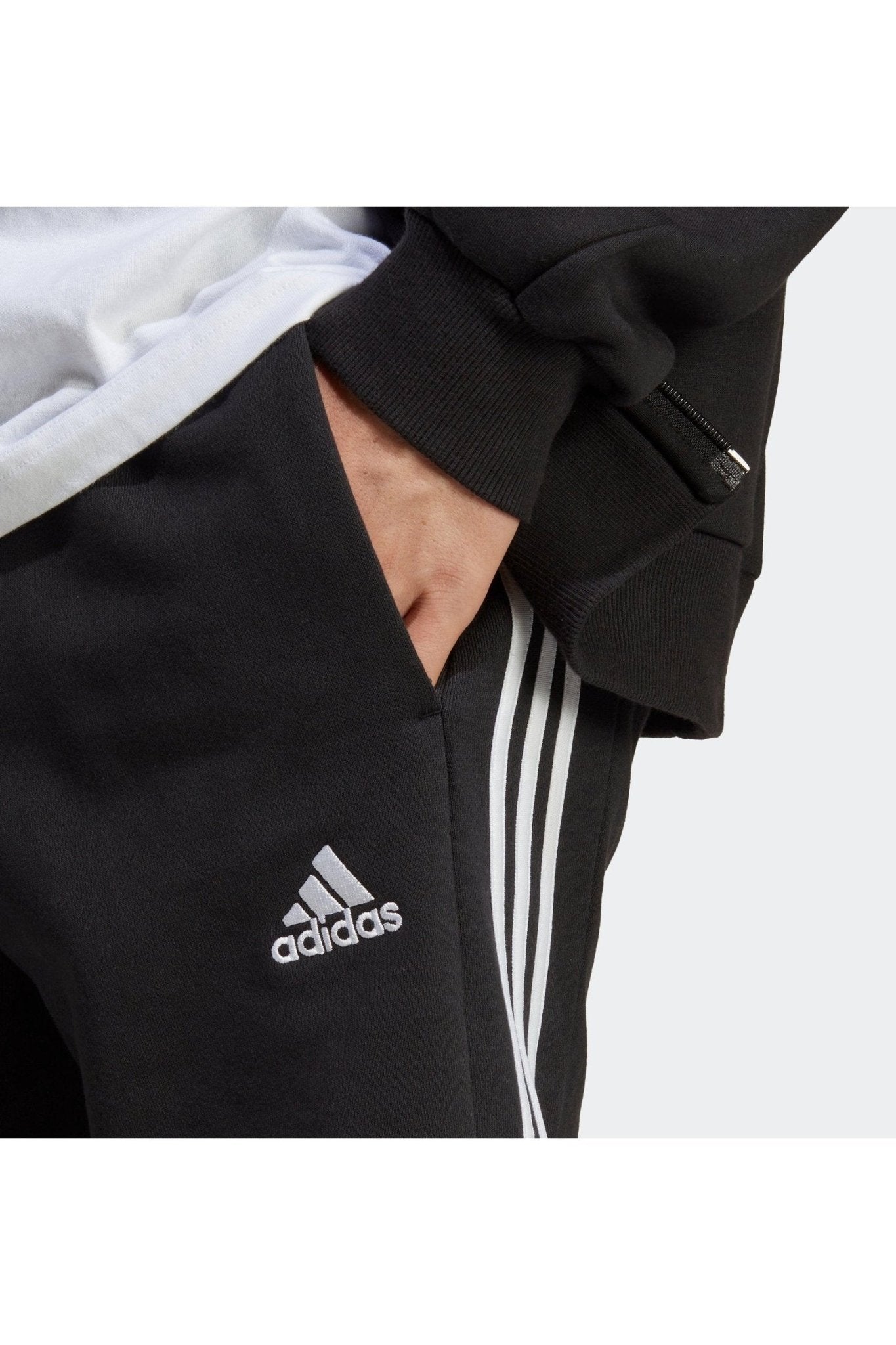 ADIDAS - מכנסיים קצרים ESSENTIALS בצבע שחור - MASHBIR//365