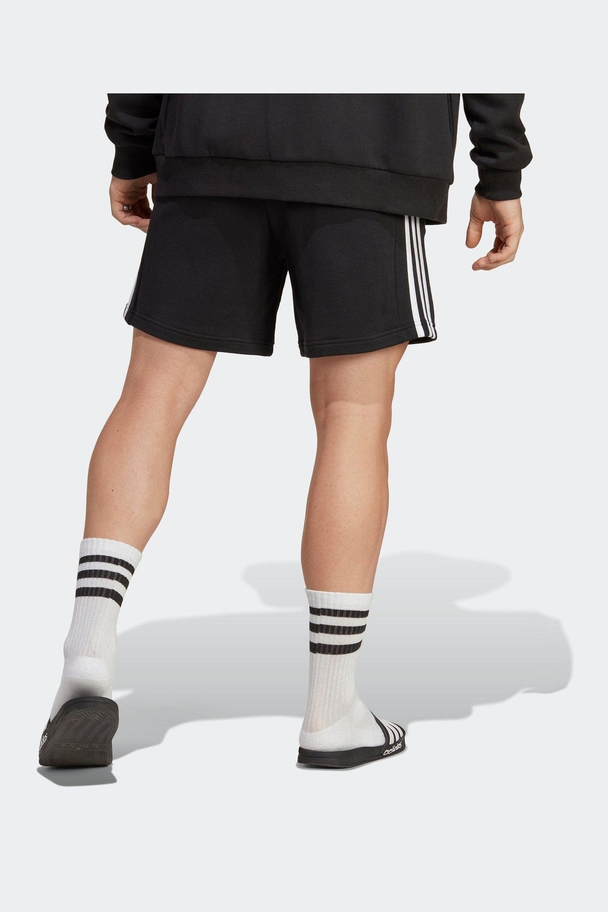 ADIDAS - מכנסיים קצרים ESSENTIALS בצבע שחור - MASHBIR//365