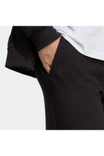 ADIDAS - מכנסיים קצרים ESSENTIALS BIG LOGO בצבע שחור - MASHBIR//365