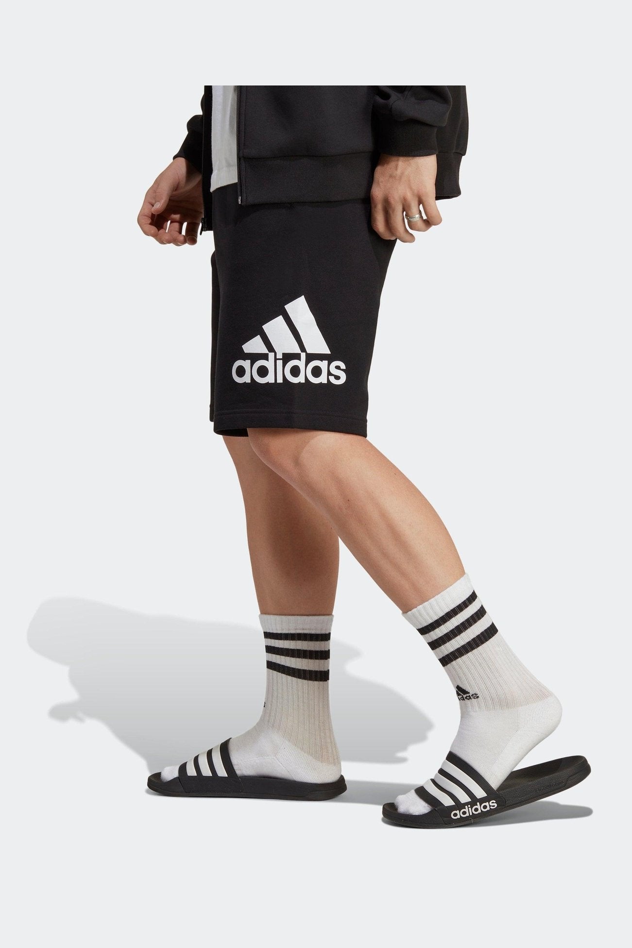 ADIDAS - מכנסיים קצרים ESSENTIALS BIG LOGO בצבע שחור - MASHBIR//365