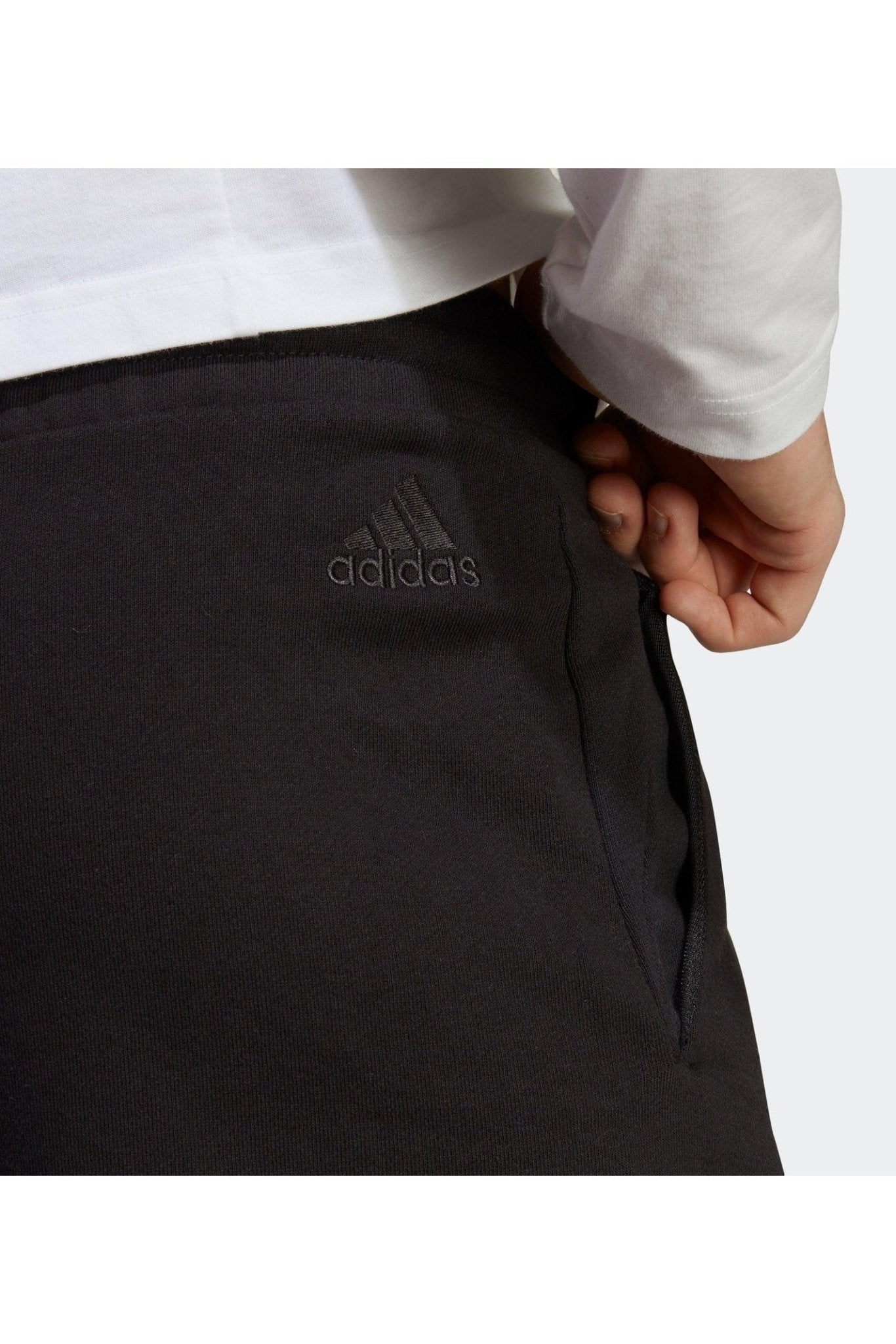 ADIDAS - מכנסיים קצרים ESSENTIALS BIG LOGO בצבע שחור - MASHBIR//365