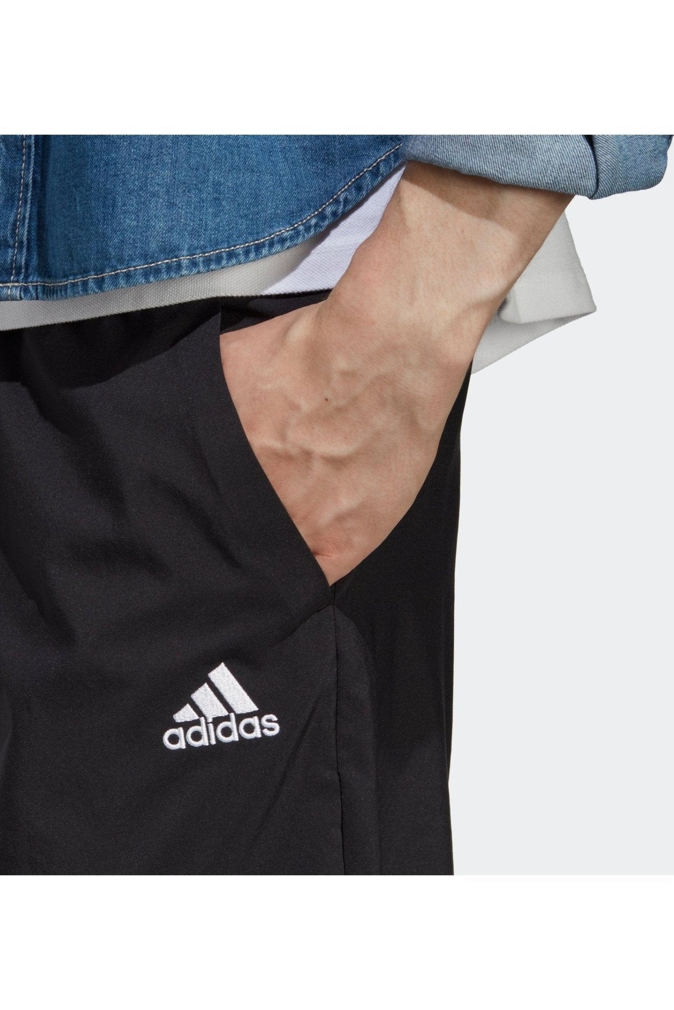 ADIDAS - מכנסיים קצרים ESSENTIALS CHELSEA בצבע שחור - MASHBIR//365