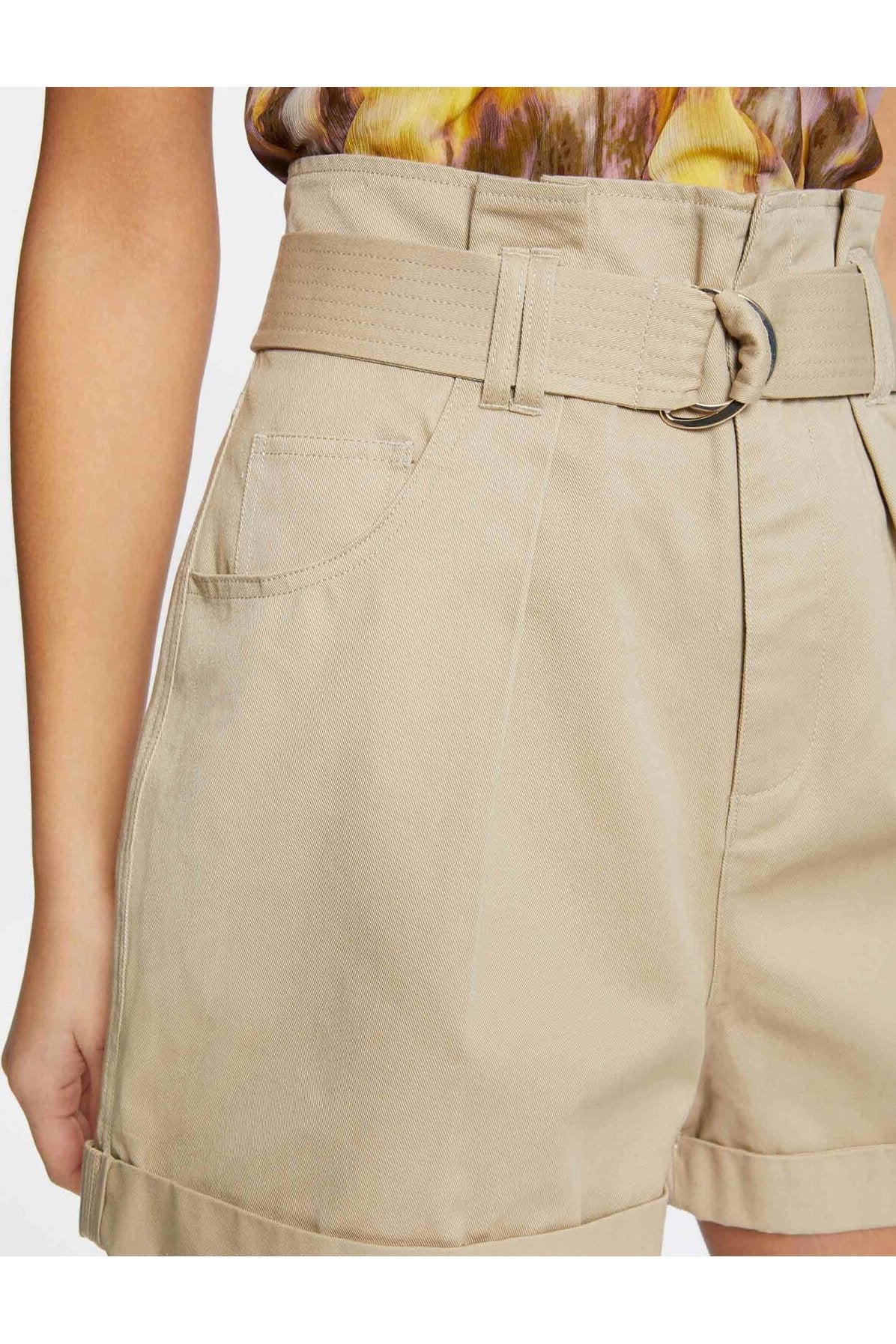 MORGAN - מכנסיים קצרים גזרה גבוהה בצבע בז' - MASHBIR//365