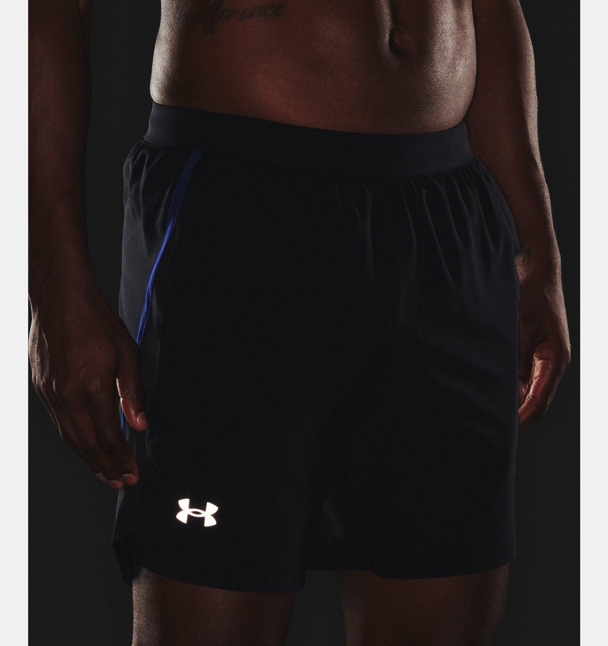 UNDER ARMOUR - מכנסיים קצרים Launch Run 7" - MASHBIR//365