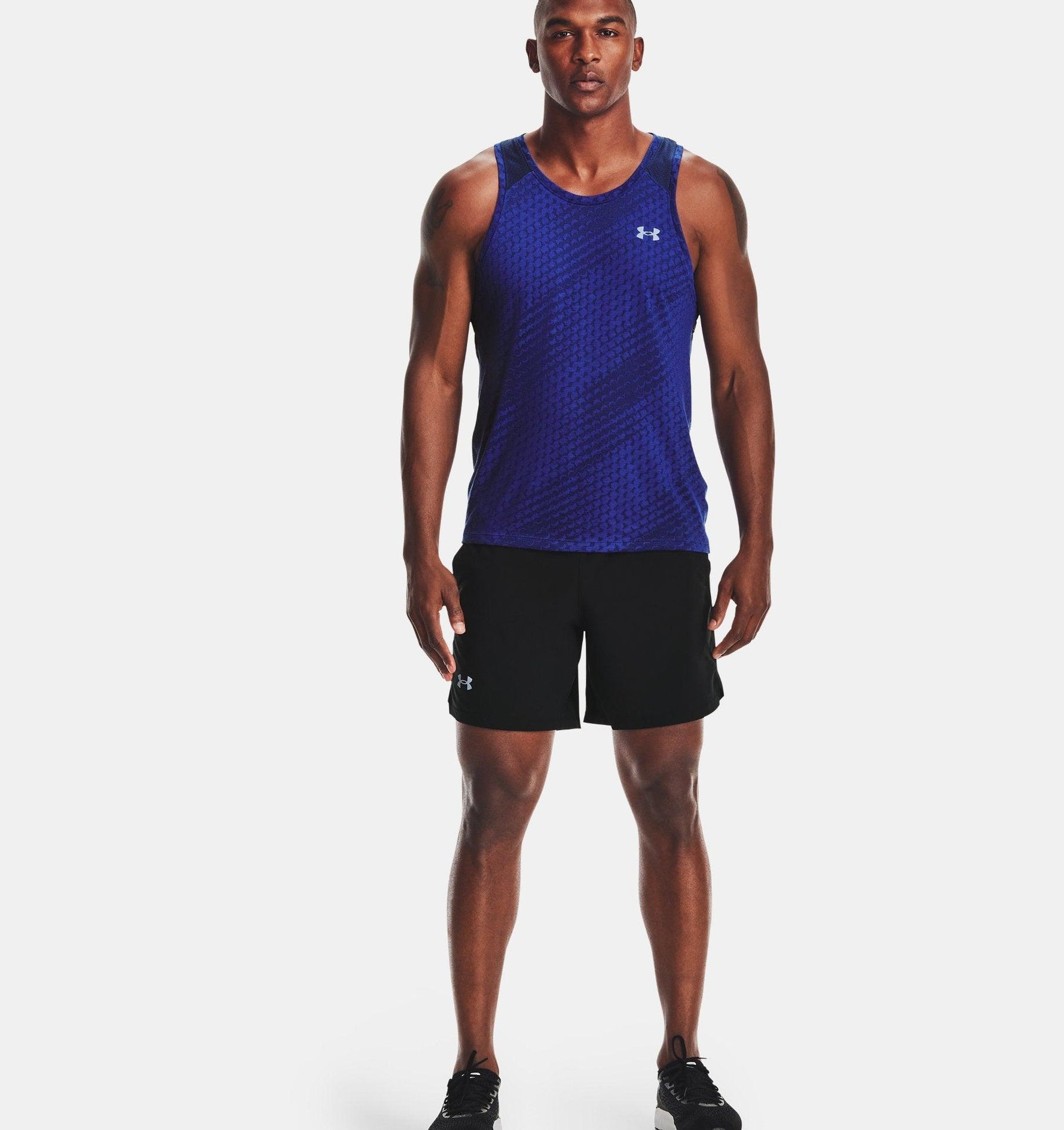 UNDER ARMOUR - מכנסיים קצרים Launch Run 7" - MASHBIR//365