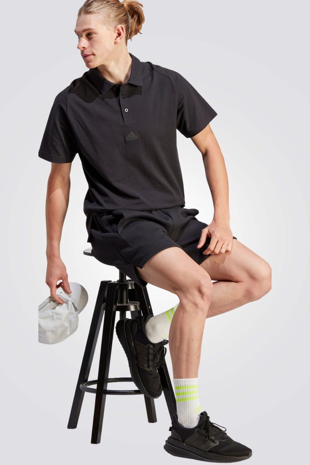 ADIDAS - מכנסיים קצרים לגברים Z.N.E PREMIUM בצבע שחור - MASHBIR//365