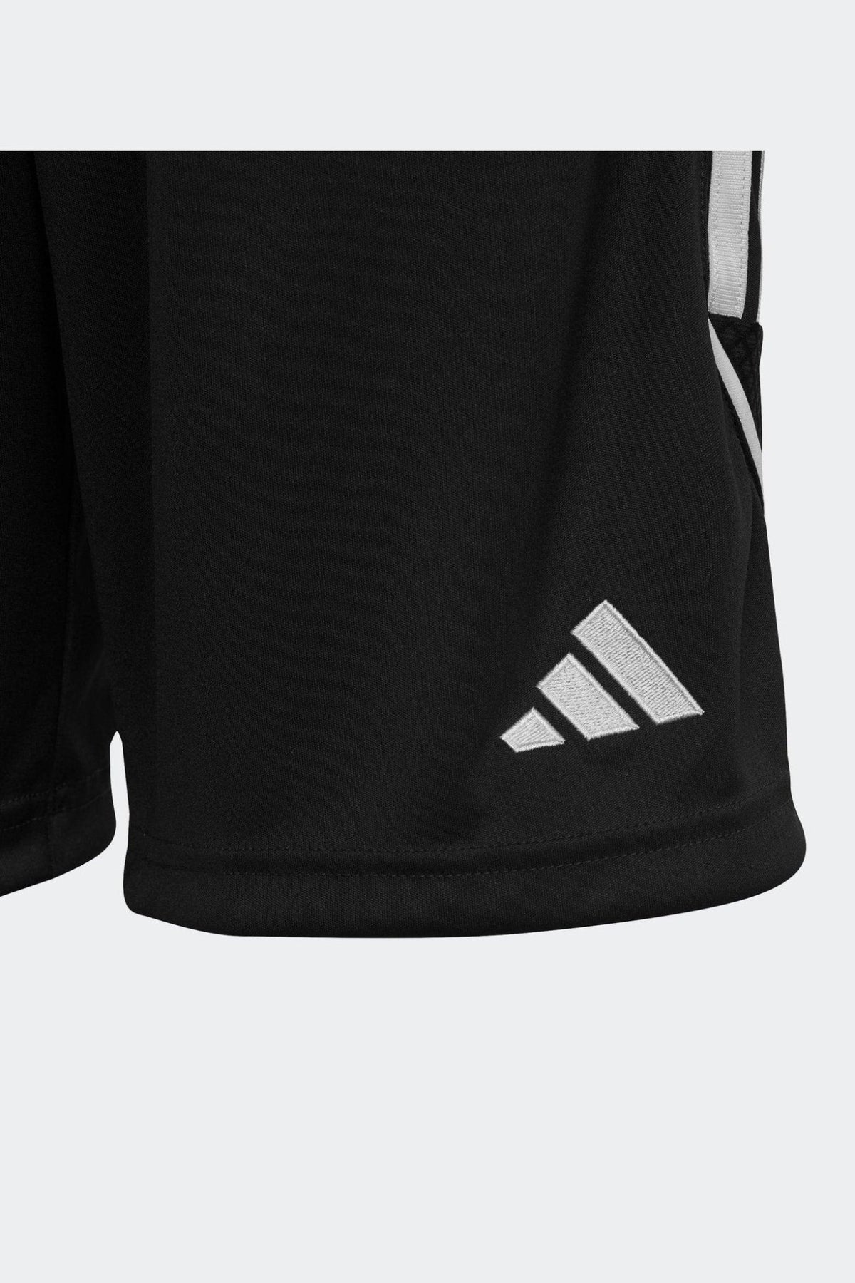 ADIDAS - מכנסיים קצרים לילדים TIRO 23 בצבע שחור - MASHBIR//365
