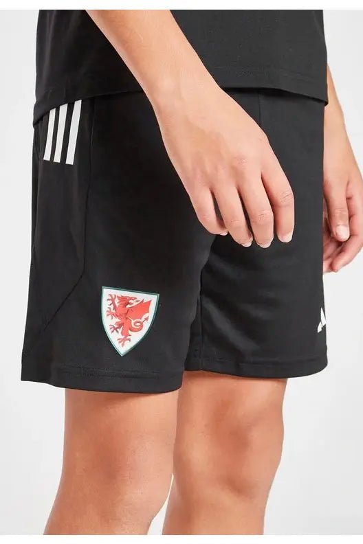 ADIDAS - מכנסיים קצרים לילדים TIRO 23 בצבע שחור - MASHBIR//365