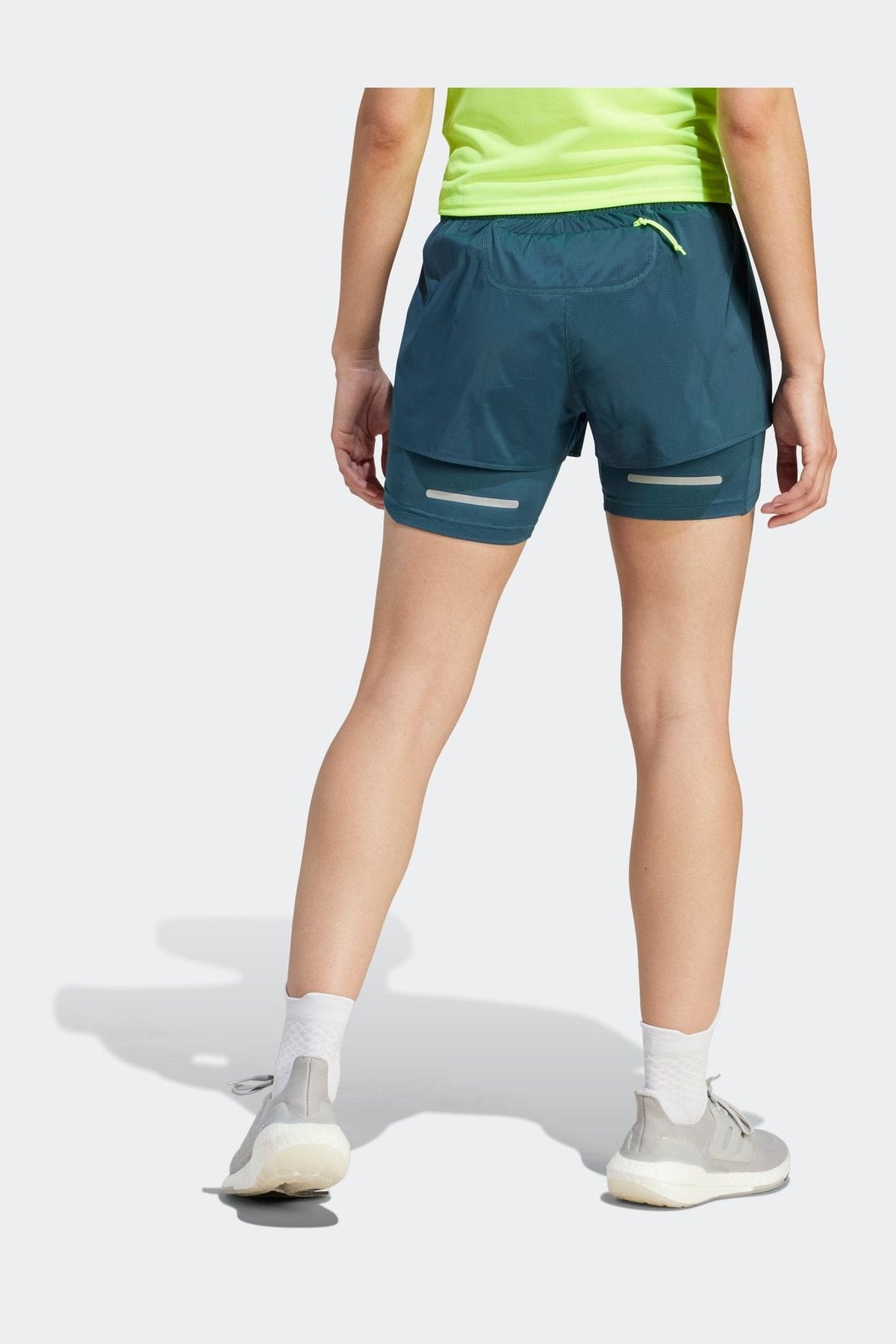 ADIDAS - מכנסיים קצרים לנשים ULTIMATE TWO IN ONE בצבע כחול - MASHBIR//365